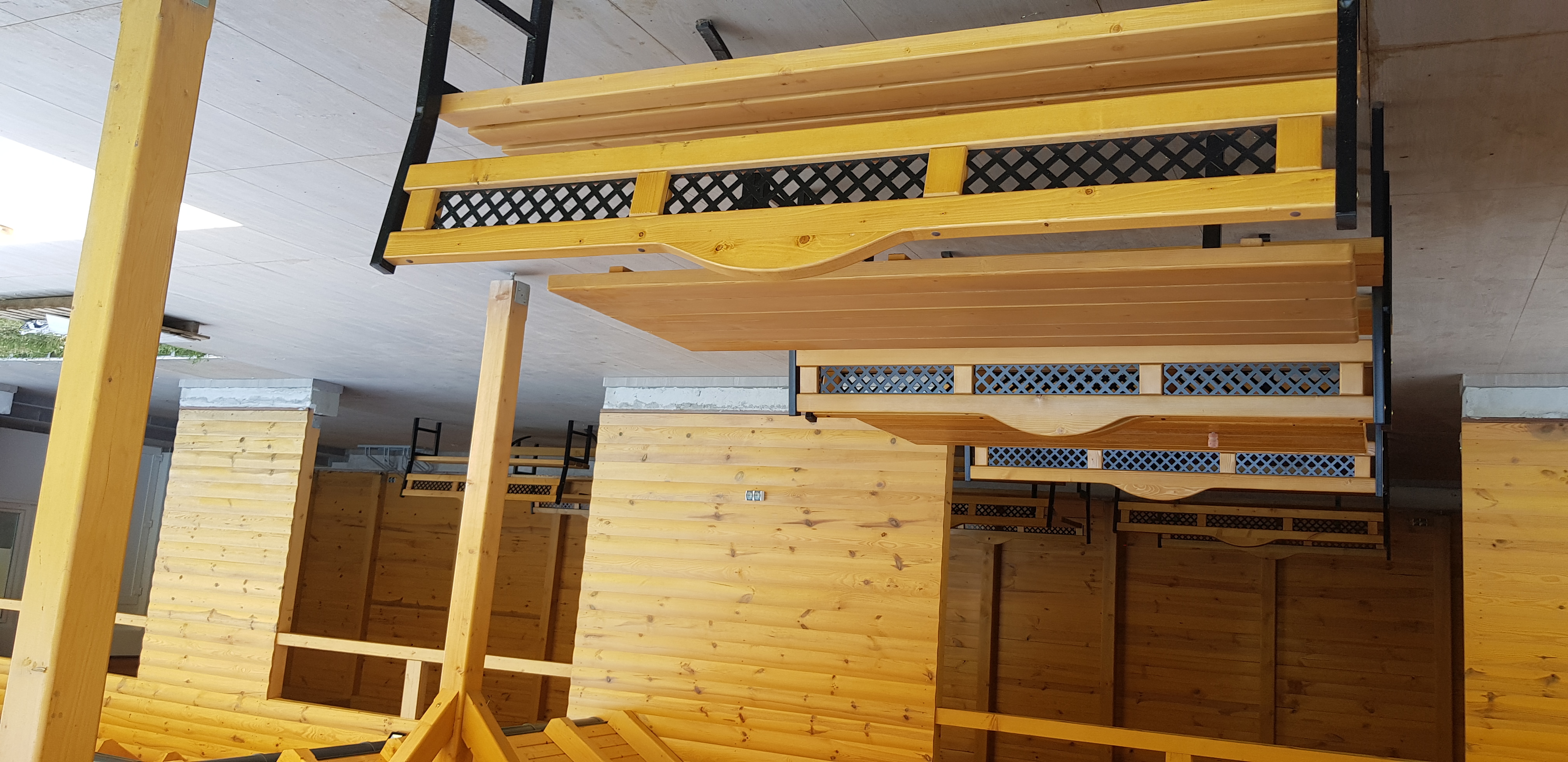 Vendégház udvara, filagóriával